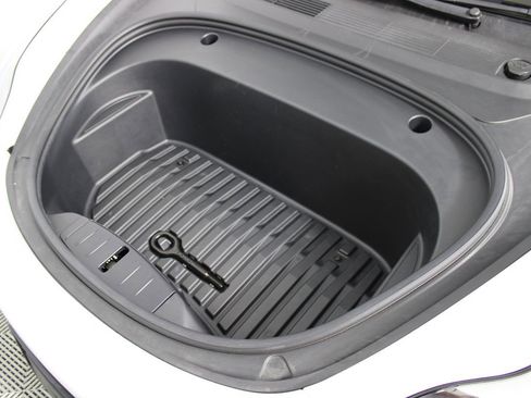 Used 2021 Tesla Model 3 Standard Range Plus image 32