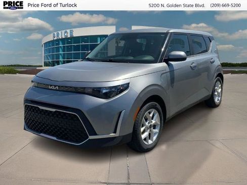 Used 2023 Kia Soul LX w/ Option Group 015 FWD image 1