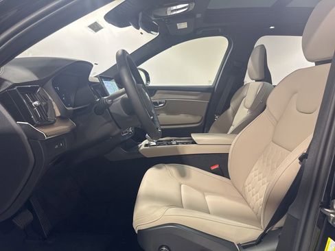 New 2026 Volvo XC90 T8 Plus w/ Protection Package Premier AWD/4WD image 19