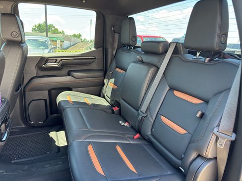 Used 2023 GMC Sierra 1500 AT4 AWD/4WD image 12