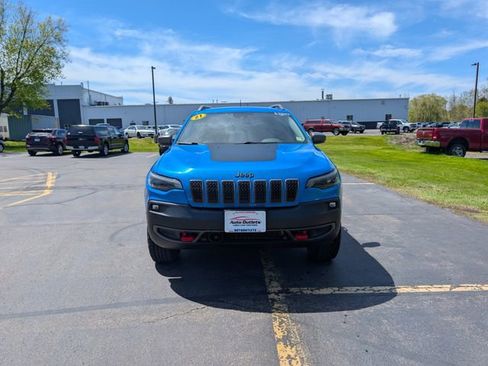 Used 2021 Jeep Cherokee Trailhawk w/ Comfort/Convenience Group AWD/4WD image 2