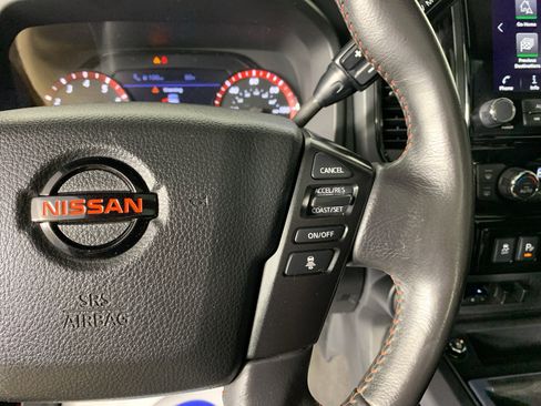 Used 2021 Nissan Titan PRO-4X w/ Pro-4x Convenience Package AWD/4WD image 18