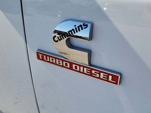 Used 2024 RAM 5500 Tradesman w/ Chrome Appearance Group AWD/4WD image 8