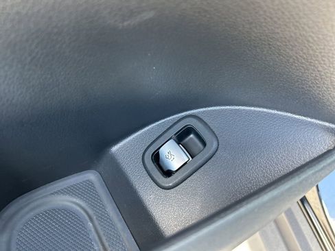 Used 2024 Mercedes-Benz GLC 300 4MATIC image 14