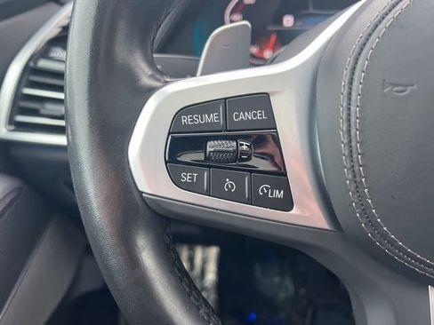 Used 2022 BMW X5 M50i image 11