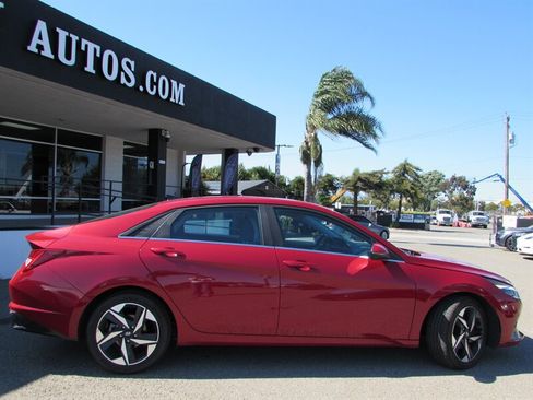 Used 2023 Hyundai Elantra Limited FWD image 10