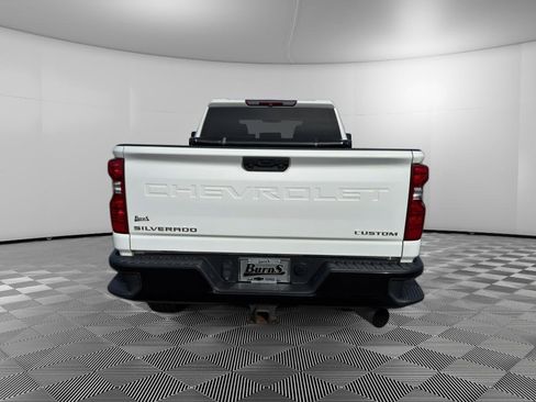 Used 2022 Chevrolet Silverado 2500 Custom w/ Custom Value Package image 6
