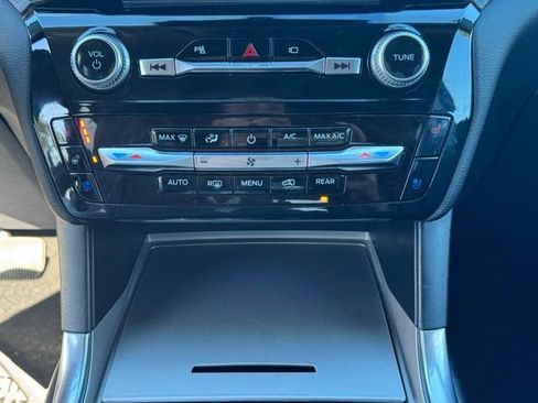 Used 2023 Ford Explorer Limited w/ Equipment Group 301A image 13