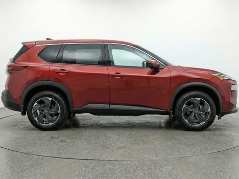 Used 2025 Nissan Rogue SV AWD/4WD image 11
