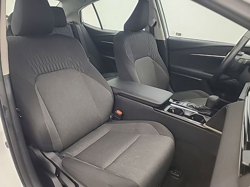 Used 2025 Toyota Camry LE AWD/4WD image 17