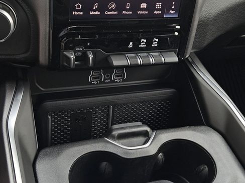 New 2026 RAM 1500 4x4 Crew Cab image 19