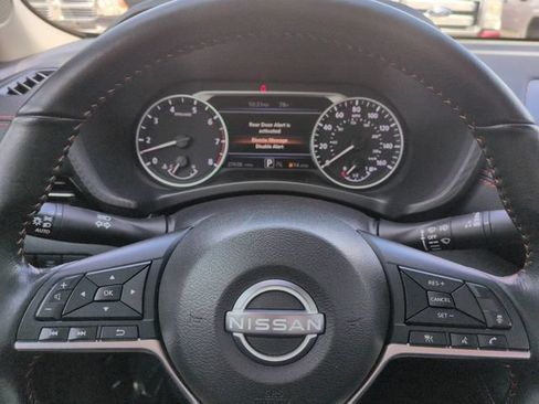 Used 2024 Nissan Sentra SR w/ SR Premium Package FWD image 34
