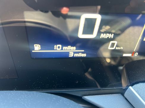 Certified 2025 Nissan Kicks SV AWD/4WD image 18