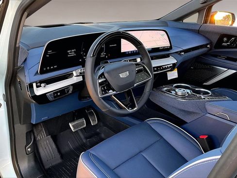 New 2026 Cadillac Optiq Sport 2 image 6