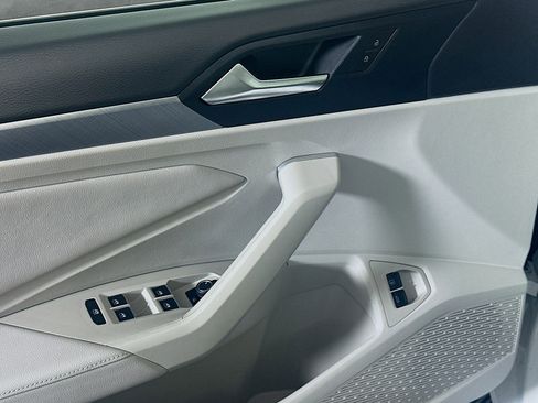 Used 2023 Volkswagen Jetta SE w/ Panoramic Sunroof Package FWD image 15