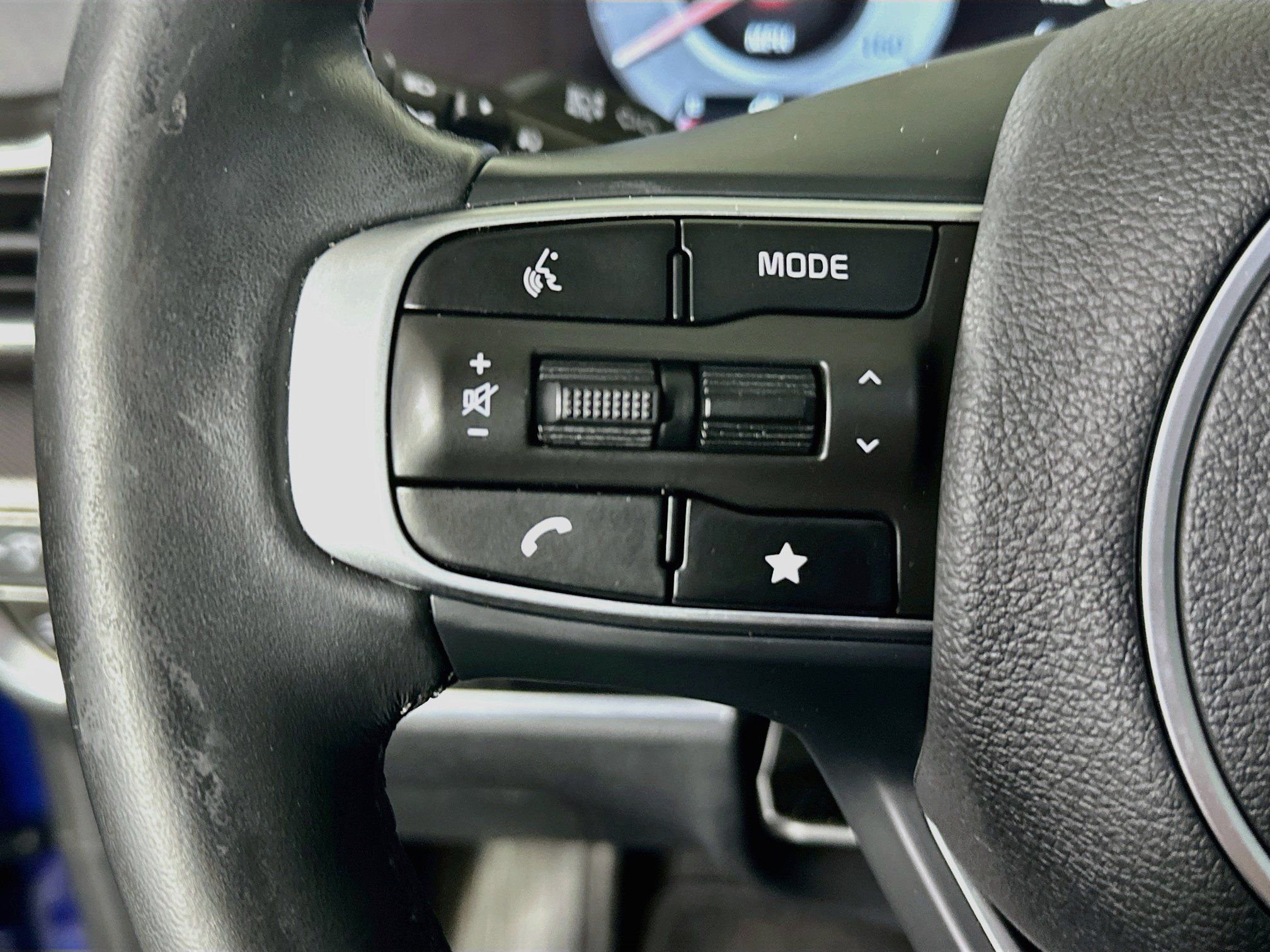 Used 2025 Kia Sportage SX FWD image 16