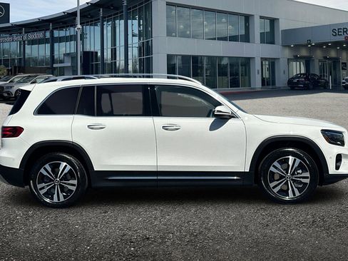New 2025 Mercedes-Benz GLB 250 4MATIC image 3