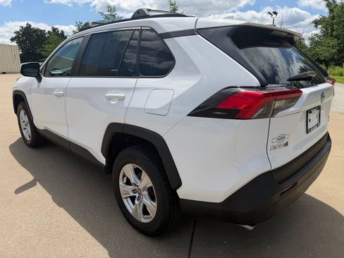 Certified 2021 Toyota RAV4 XLE w/ Convenience Package AWD/4WD image 3