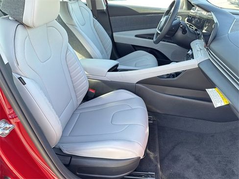 New 2025 Hyundai Elantra Limited image 13