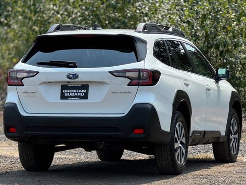 Used 2024 Subaru Outback Premium AWD/4WD image 7