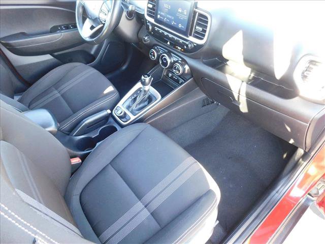 Used 2024 Hyundai Venue SEL FWD image 28
