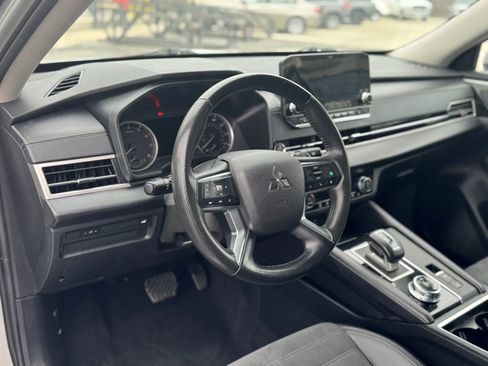 Used 2024 Mitsubishi Outlander Ralliart AWD/4WD image 18
