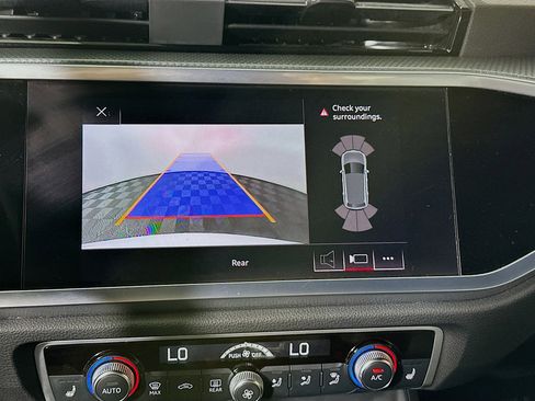 Used 2021 Audi Q3 2.0T Premium w/ Convenience Package image 25