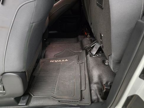 Used 2022 Nissan Titan S image 30