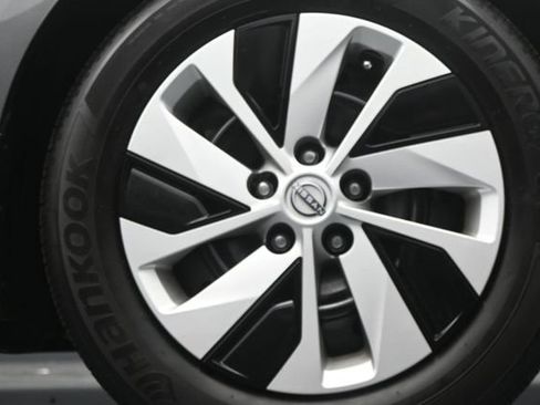 Used 2025 Nissan Altima 2.5 S FWD image 9