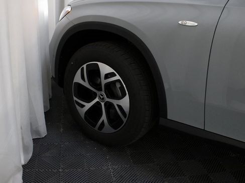 New 2025 Mercedes-Benz GLC 350e 4MATIC image 7