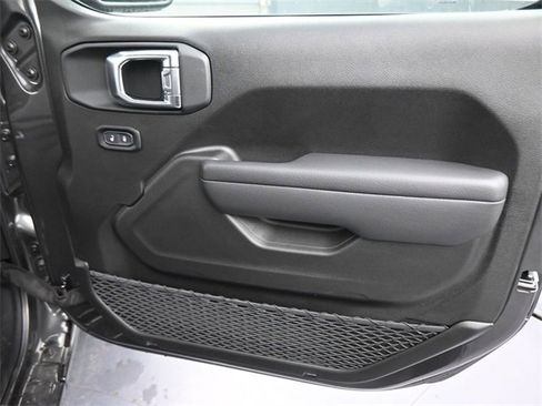 New 2025 Jeep Gladiator Sport image 34