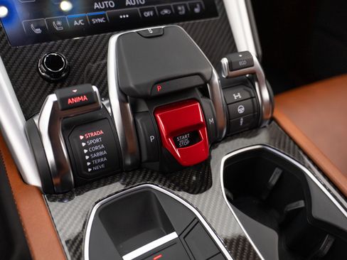 Used 2020 Lamborghini Urus AWD/4WD image 21