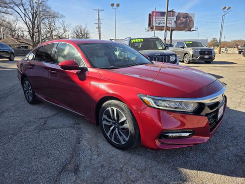 Used 2018 Honda Accord EX image 3