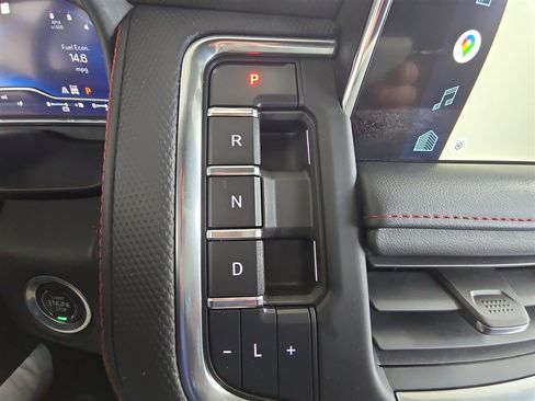 Used 2022 Chevrolet Tahoe RST w/ Luxury Package image 16