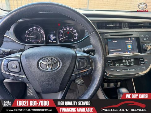 Used 2017 Toyota Avalon Limited image 3