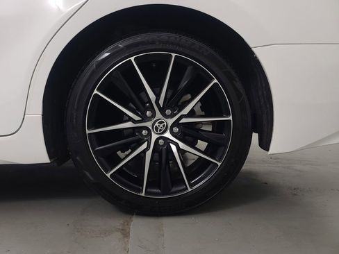 Used 2024 Toyota Camry SE image 12