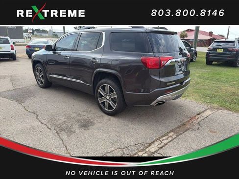 Used 2017 GMC Acadia Denali w/ Technology Package FWD image 3
