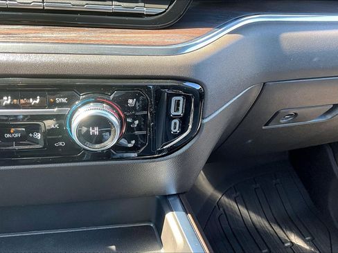 Used 2023 GMC Sierra 1500 SLT image 17