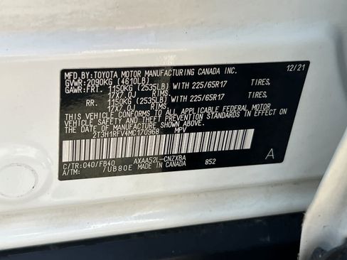 Certified 2021 Toyota RAV4 LE FWD image 31