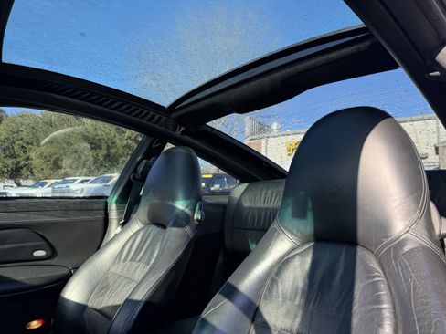 Used 2003 Porsche 911 Targa image 10