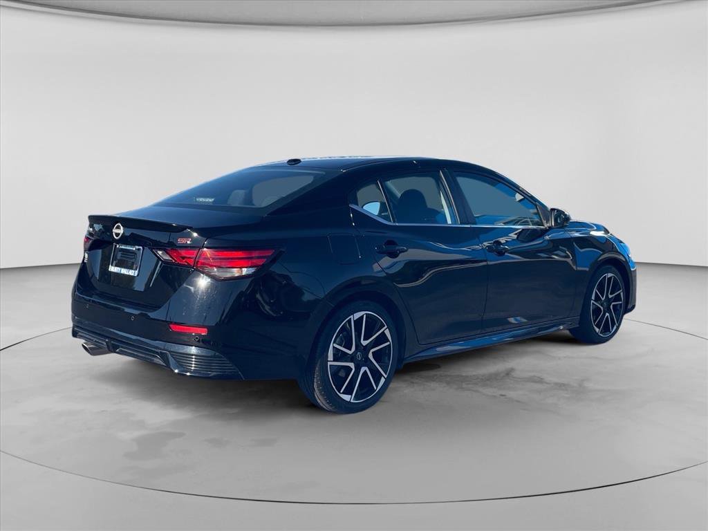 Used 2025 Nissan Sentra SR FWD image 7