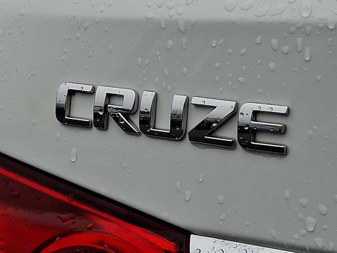 Used 2014 Chevrolet Cruze LS image 20