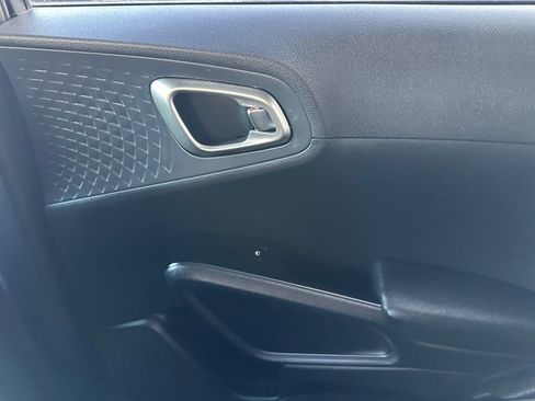 Used 2020 Kia Soul S image 27