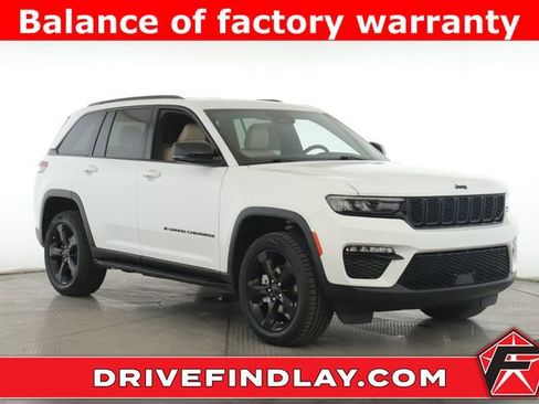 Used 2025 Jeep Grand Cherokee Limited w/ Black Appearance Package image 1