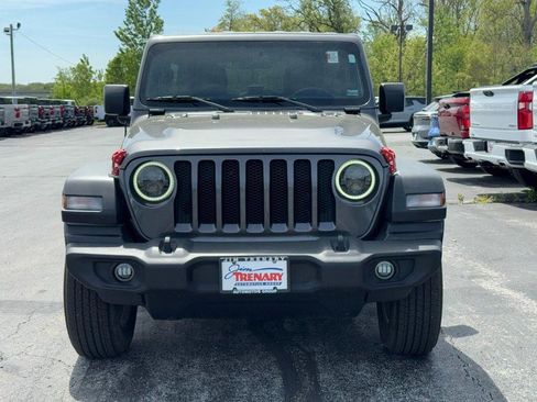 Used 2018 Jeep Wrangler Unlimited Sport S AWD/4WD image 9