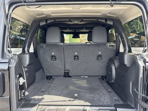 Used 2024 Jeep Wrangler Unlimited Sport AWD/4WD image 18