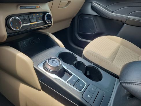 Certified 2022 Ford Escape SE w/ Convenience Package FWD image 28