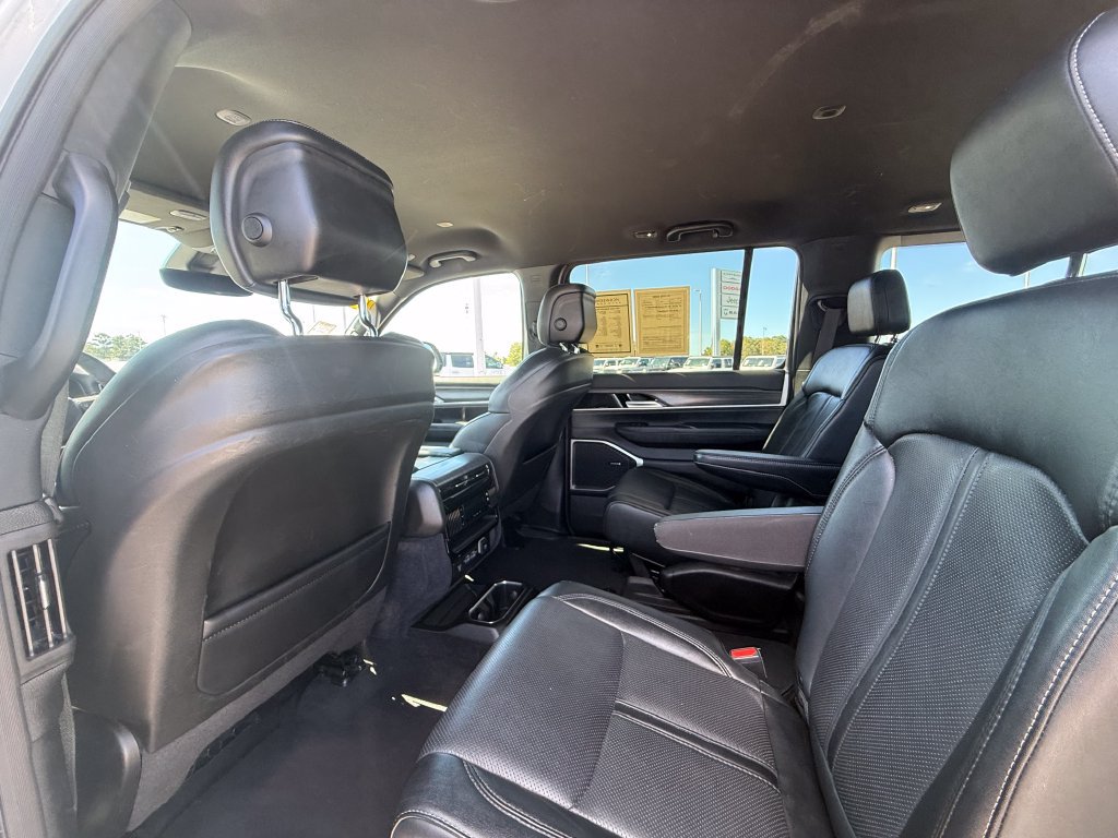 Used 2024 Jeep Wagoneer Series II AWD/4WD image 22