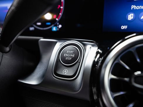 Certified 2025 Mercedes-Benz GLB 250 4MATIC image 16