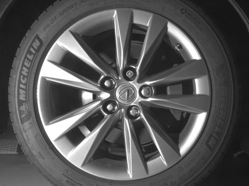 Used 2015 Lexus LS 460 AWD w/ Comfort Package image 16